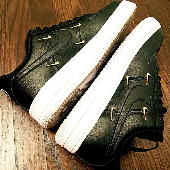COPY - Nike Air Force 1 07 LX Sisterhood Black Metallic Gold  - Women’s 7 - CT1… - Picture 9 of 13